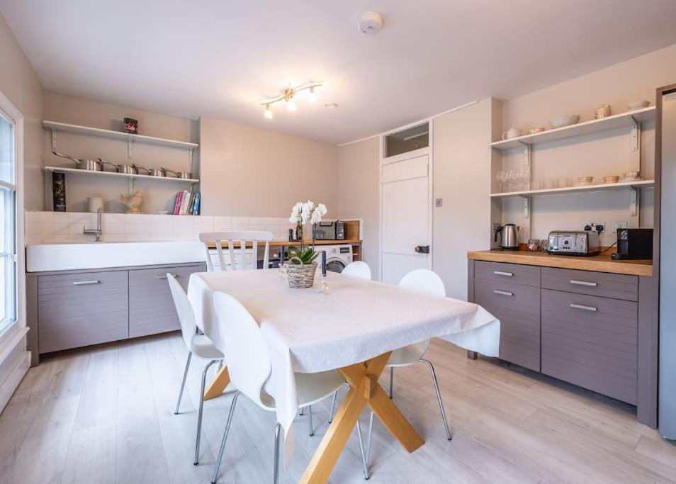 Beautiful & Spacious Retreat In Winchester Ngoại thất bức ảnh